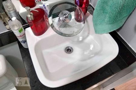 Apartamento à venda com 59m², 3 quartos e 1 vagaBanheiro Social