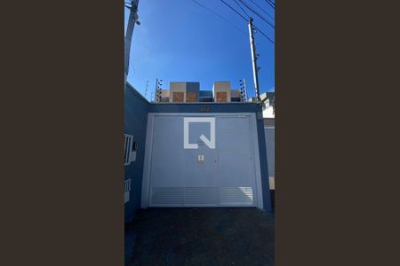 Casa à venda com 136m², 3 quartos e 2 vagasFachada