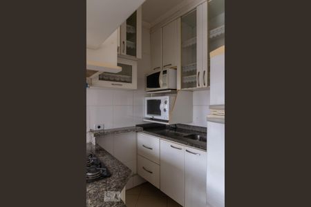 Cozinha de apartamento para alugar com 1 quarto, 37m² em Vila Buarque, São Paulo
