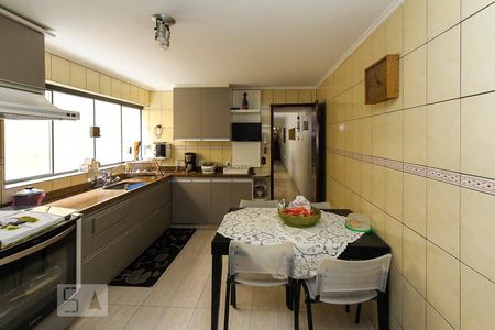 Casa para alugar com 400m², 3 quartos e 3 vagasCozinha