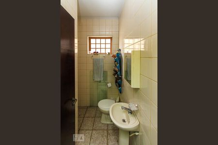 Casa para alugar com 400m², 3 quartos e 3 vagasBanheiro de Serviço