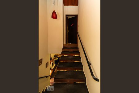 Casa para alugar com 400m², 3 quartos e 3 vagasEscada