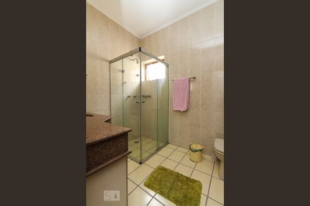 Casa para alugar com 400m², 3 quartos e 3 vagasBanheiro