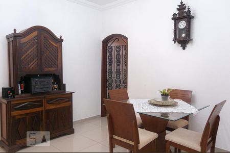 Casa à venda com 115m², 2 quartos e 1 vaga Casa à venda com 115m², 2 quartos e 1 vagaSala