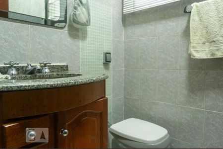 Casa à venda com 115m², 2 quartos e 1 vaga Casa à venda com 115m², 2 quartos e 1 vagaBanheiro