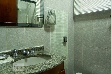 Casa à venda com 115m², 2 quartos e 1 vaga Casa à venda com 115m², 2 quartos e 1 vagaBanheiro