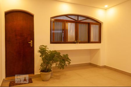 Casa à venda com 115m², 2 quartos e 1 vaga Casa à venda com 115m², 2 quartos e 1 vagaEntrada