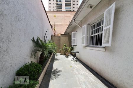 Casa à venda com 300m², 4 quartos e 3 vagasCorredor Lateral
