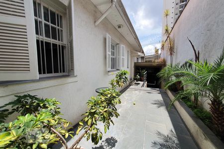 Casa à venda com 300m², 4 quartos e 3 vagasCorredor Lateral