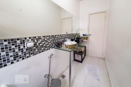 Casa à venda com 300m², 4 quartos e 3 vagasBanheiro Corredor 1