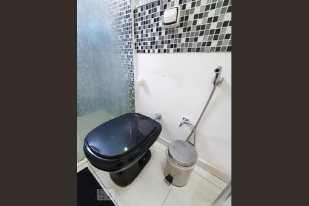 Casa à venda com 300m², 4 quartos e 3 vagasBanheiro Corredor 1