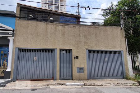 Casa à venda com 300m², 4 quartos e 3 vagasFachada