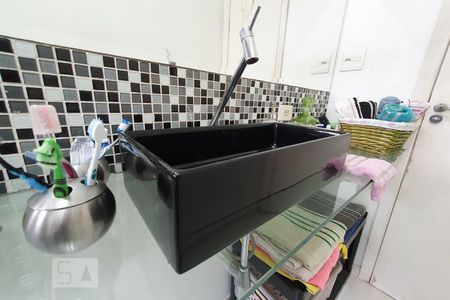 Casa à venda com 300m², 4 quartos e 3 vagasBanheiro Corredor 1