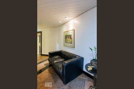 Apartamento para alugar com 95m², 3 quartos e 2 vagas Apartamento para alugar com 95m², 3 quartos e 2 vagasHall de Entrada Edifício