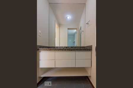Apartamento para alugar com 95m², 3 quartos e 2 vagas Apartamento para alugar com 95m², 3 quartos e 2 vagasBanheiro Quarto 2 Suíte