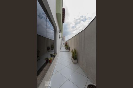 Casa à venda com 370m², 4 quartos e 2 vagas Casa à venda com 370m², 4 quartos e 2 vagasCorredor