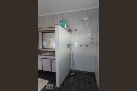 Casa à venda com 370m², 4 quartos e 2 vagas Casa à venda com 370m², 4 quartos e 2 vagasQuarto 2 - Suite - Banheiro 3