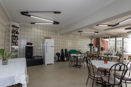 Casa à venda com 370m², 4 quartos e 2 vagas Casa à venda com 370m², 4 quartos e 2 vagasSalão de festas