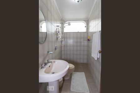 Casa à venda com 370m², 4 quartos e 2 vagas Casa à venda com 370m², 4 quartos e 2 vagasBanheiro 6