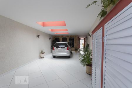Casa à venda com 370m², 4 quartos e 2 vagas Casa à venda com 370m², 4 quartos e 2 vagasGaragem