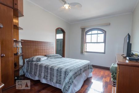 Casa à venda com 370m², 4 quartos e 2 vagas Casa à venda com 370m², 4 quartos e 2 vagasQuarto 2 - Suite