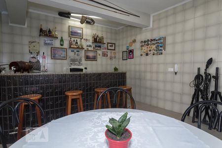 Casa à venda com 370m², 4 quartos e 2 vagas Casa à venda com 370m², 4 quartos e 2 vagasSalão de festas