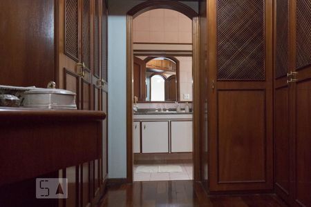 Casa à venda com 370m², 4 quartos e 2 vagas Casa à venda com 370m², 4 quartos e 2 vagasQuarto 1 - Suite - Closed