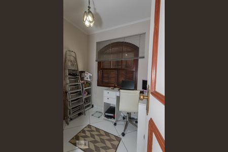 Casa à venda com 370m², 4 quartos e 2 vagas Casa à venda com 370m², 4 quartos e 2 vagasQuarto 4 - Serviço