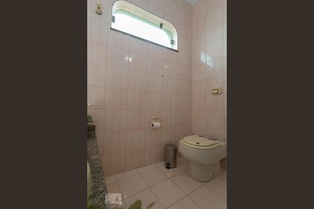 Casa à venda com 370m², 4 quartos e 2 vagas Casa à venda com 370m², 4 quartos e 2 vagasQuarto 1 - Suite - Banheiro 2