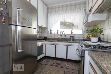 Casa à venda com 370m², 4 quartos e 2 vagas Casa à venda com 370m², 4 quartos e 2 vagasCozinha