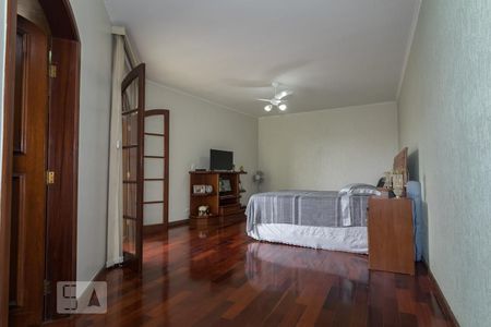 Casa à venda com 370m², 4 quartos e 2 vagas Casa à venda com 370m², 4 quartos e 2 vagasQuarto 1 - Suite