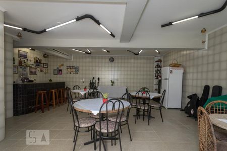 Casa à venda com 370m², 4 quartos e 2 vagas Casa à venda com 370m², 4 quartos e 2 vagasSalão de festas