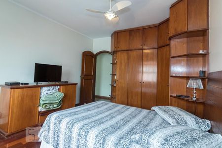 Casa à venda com 370m², 4 quartos e 2 vagas Casa à venda com 370m², 4 quartos e 2 vagasQuarto 2 - Suite