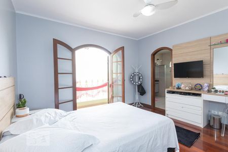 Casa à venda com 370m², 4 quartos e 2 vagas Casa à venda com 370m², 4 quartos e 2 vagasQuarto 3 - Suite