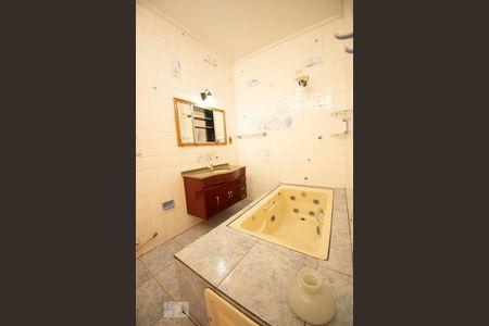 Casa à venda com 214m², 3 quartos e 3 vagassuite