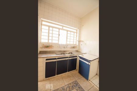 Casa à venda com 214m², 3 quartos e 3 vagascozinha