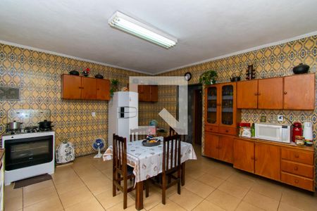 Casa à venda com 370m², 4 quartos e 3 vagas Casa à venda com 370m², 4 quartos e 3 vagasCozinha