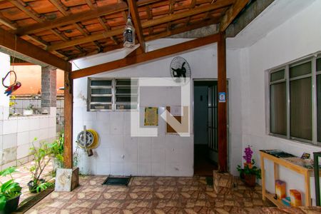 Casa à venda com 370m², 4 quartos e 3 vagas Casa à venda com 370m², 4 quartos e 3 vagasQuintal
