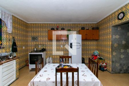 Casa à venda com 370m², 4 quartos e 3 vagas Casa à venda com 370m², 4 quartos e 3 vagasCozinha