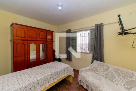 Casa à venda com 370m², 4 quartos e 3 vagas Casa à venda com 370m², 4 quartos e 3 vagasQuarto 2
