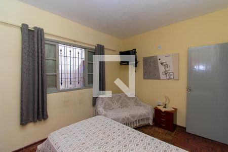 Casa à venda com 370m², 4 quartos e 3 vagas Casa à venda com 370m², 4 quartos e 3 vagasQuarto 2