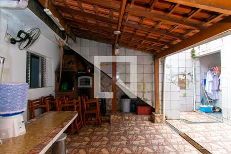 Casa à venda com 370m², 4 quartos e 3 vagas Casa à venda com 370m², 4 quartos e 3 vagasQuintal - Churrasqueira