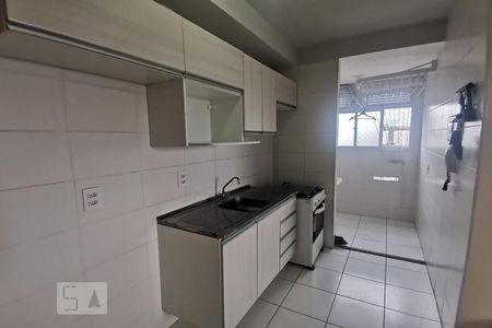 Cozinha de apartamento para alugar com 2 quartos, 43m² em Jardim Novo Taboão, São Paulo