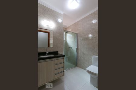 Casa à venda com 206m², 3 quartos e 2 vagasBanheiro