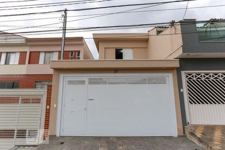 Casa à venda com 206m², 3 quartos e 2 vagasFachada
