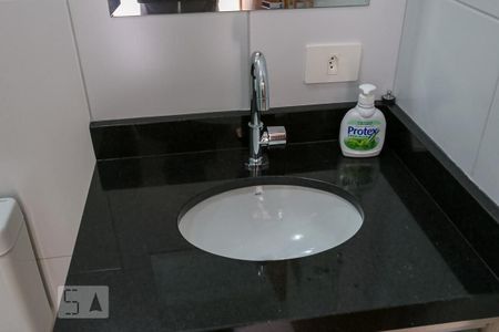 Casa à venda com 206m², 3 quartos e 2 vagasBanheiro de Serviço