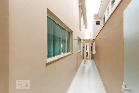 Casa à venda com 206m², 3 quartos e 2 vagasCorredor lateral