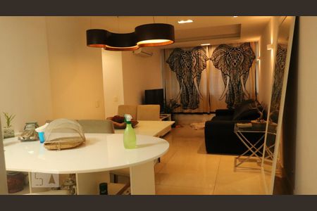 Sala  de apartamento à venda com 3 quartos, 110m² em Icaraí, Niterói