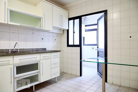 Apartamento à venda com 125m², 3 quartos e 2 vagasCozinha