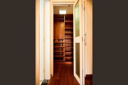 Apartamento à venda com 125m², 3 quartos e 2 vagasCloset